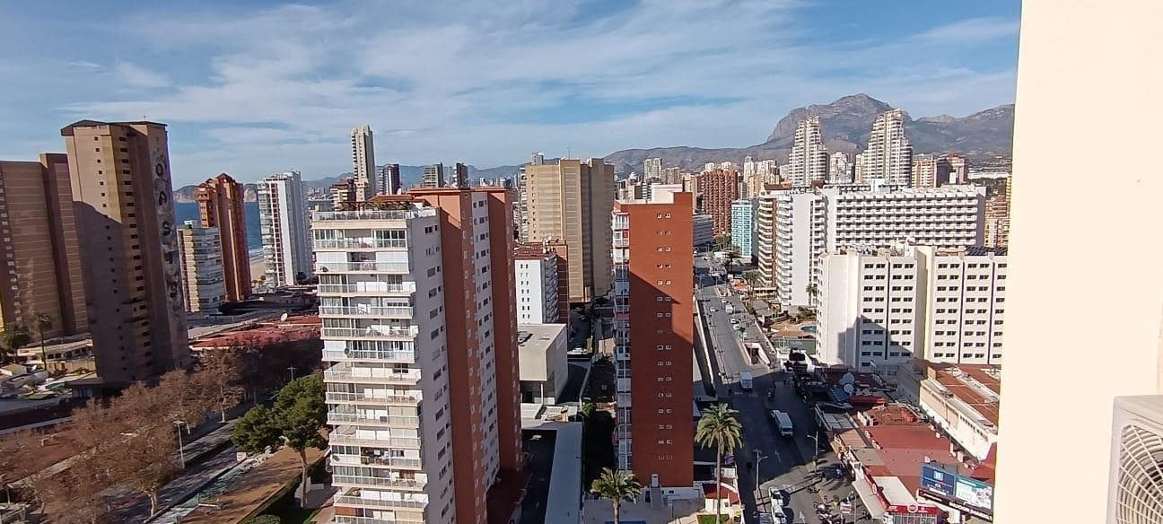 Apartamento de 2 habitaciones en Benidorm en venta con piscina - 250.000 € (Ref: 8770798)