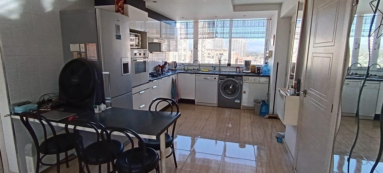 Apartamento de 2 habitaciones en Benidorm en venta con piscina - 250.000 € (Ref: 8770798)