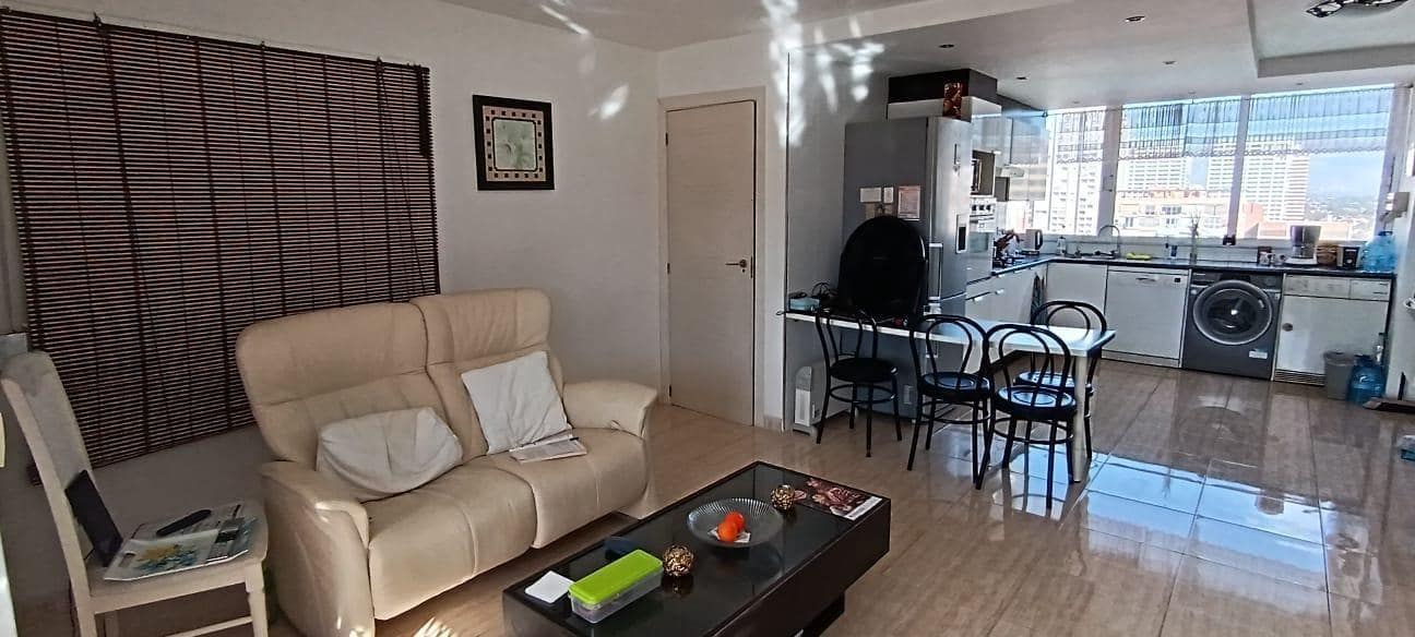 Apartamento de 2 habitaciones en Benidorm en venta con piscina - 250.000 € (Ref: 8770798)