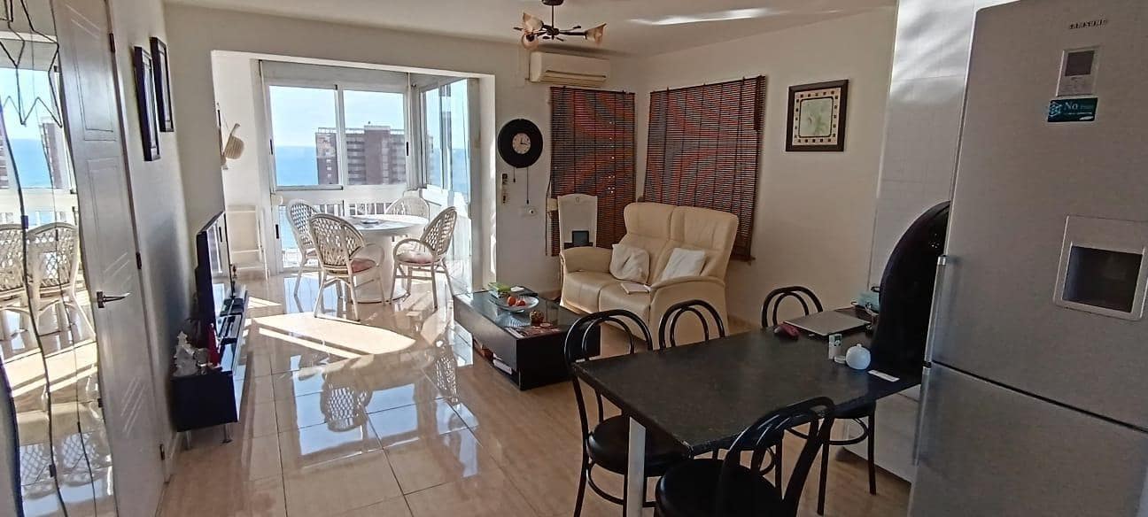 Apartamento de 2 habitaciones en Benidorm en venta con piscina - 250.000 € (Ref: 8770798)