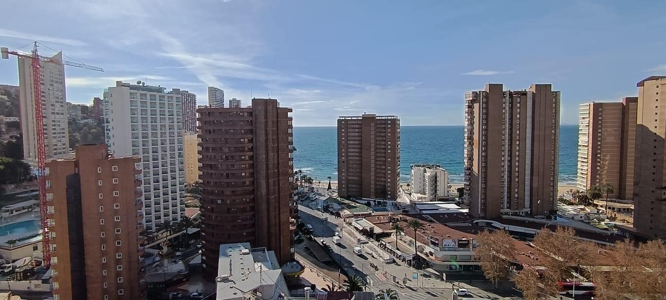 Apartamento de 2 habitaciones en Benidorm en venta con piscina - 250.000 € (Ref: 8770798)