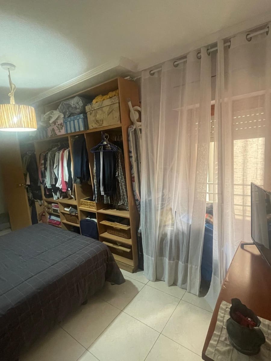 3 bedroom Flat for sale in La Villajoyosa / Vila Joiosa - € 160,000 (Ref: 8802185)