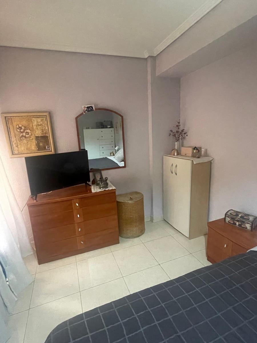 3 bedroom Flat for sale in La Villajoyosa / Vila Joiosa - € 160,000 (Ref: 8802185)