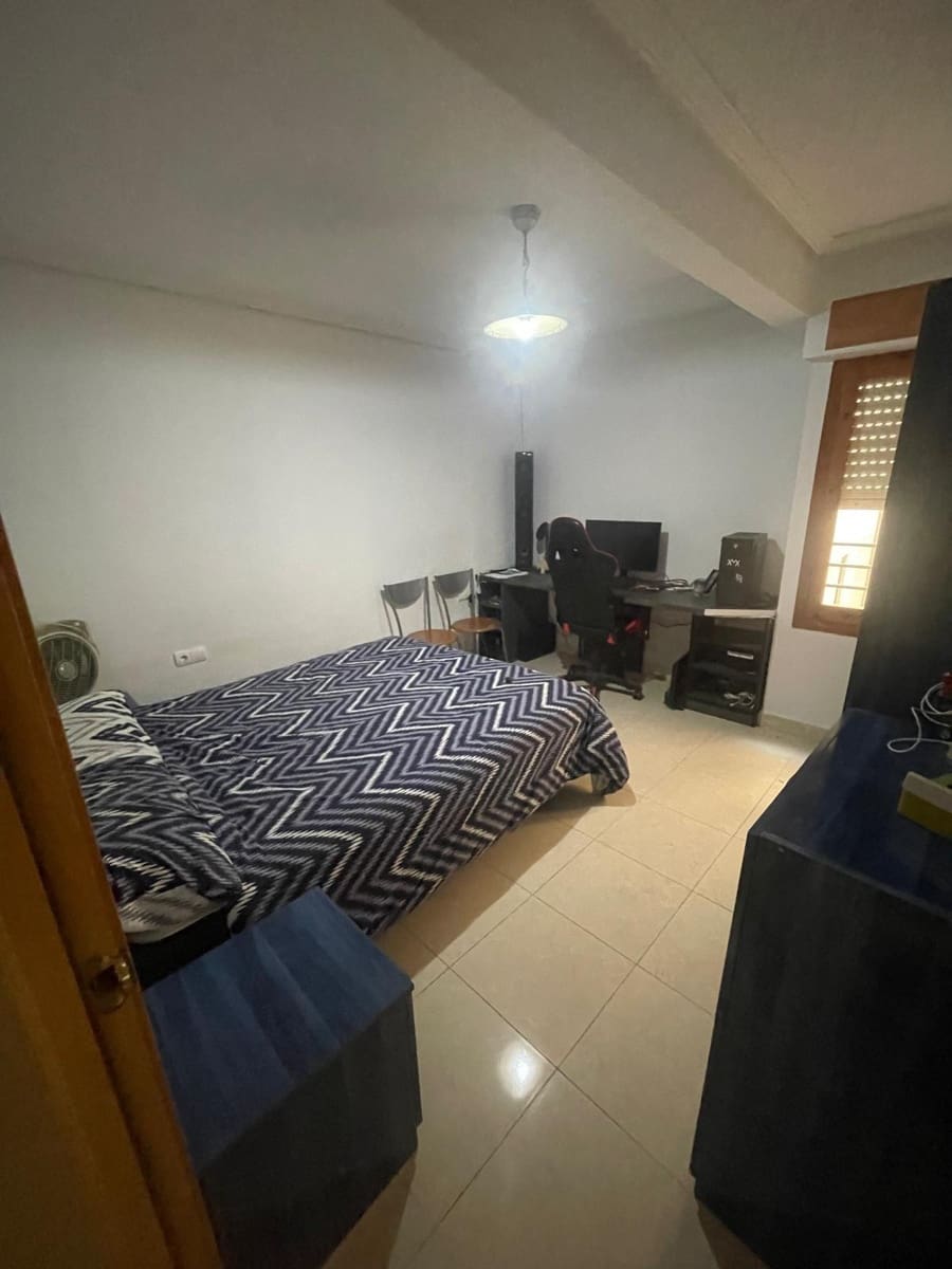 3 bedroom Flat for sale in La Villajoyosa / Vila Joiosa - € 160,000 (Ref: 8802185)