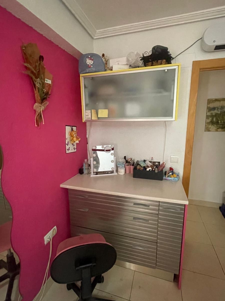 3 bedroom Flat for sale in La Villajoyosa / Vila Joiosa - € 160,000 (Ref: 8802185)