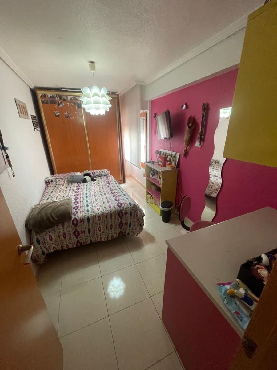 3 bedroom Flat for sale in La Villajoyosa / Vila Joiosa - € 160,000 (Ref: 8802185)