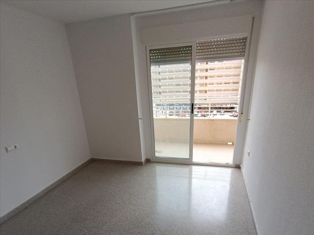 3 bedroom Flat for sale in Benidorm with pool - € 355,000 (Ref: 9065325)