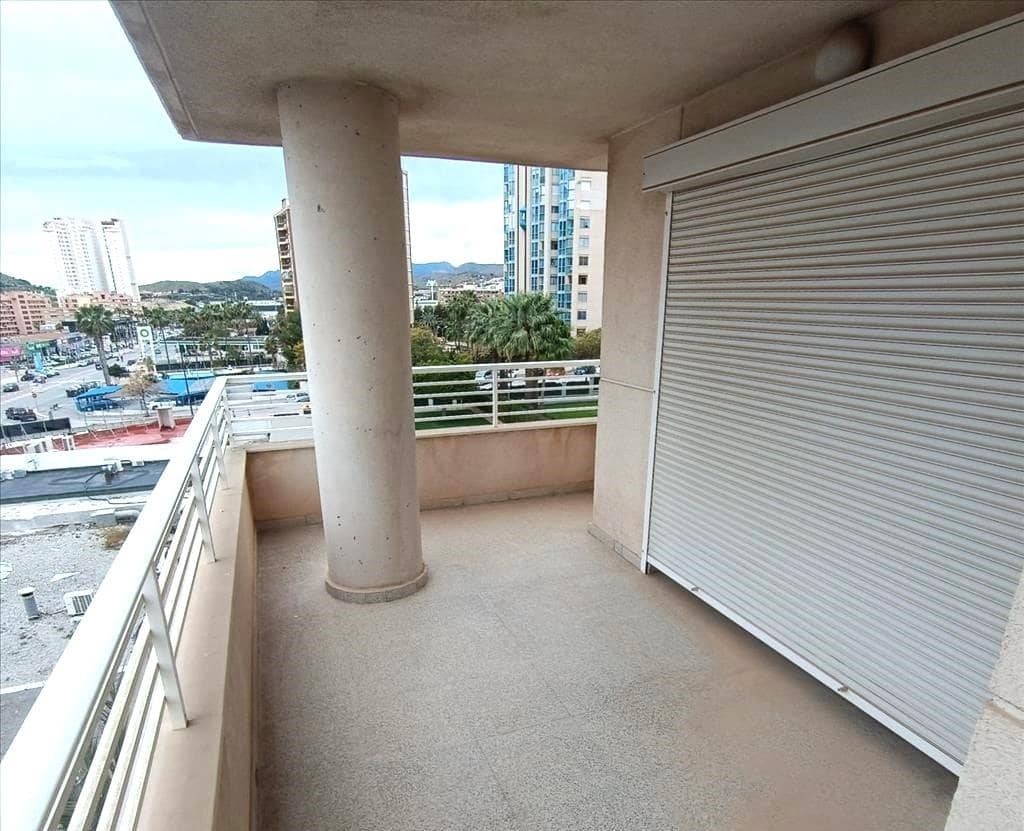 3 bedroom Flat for sale in Benidorm with pool - € 355,000 (Ref: 9065325)