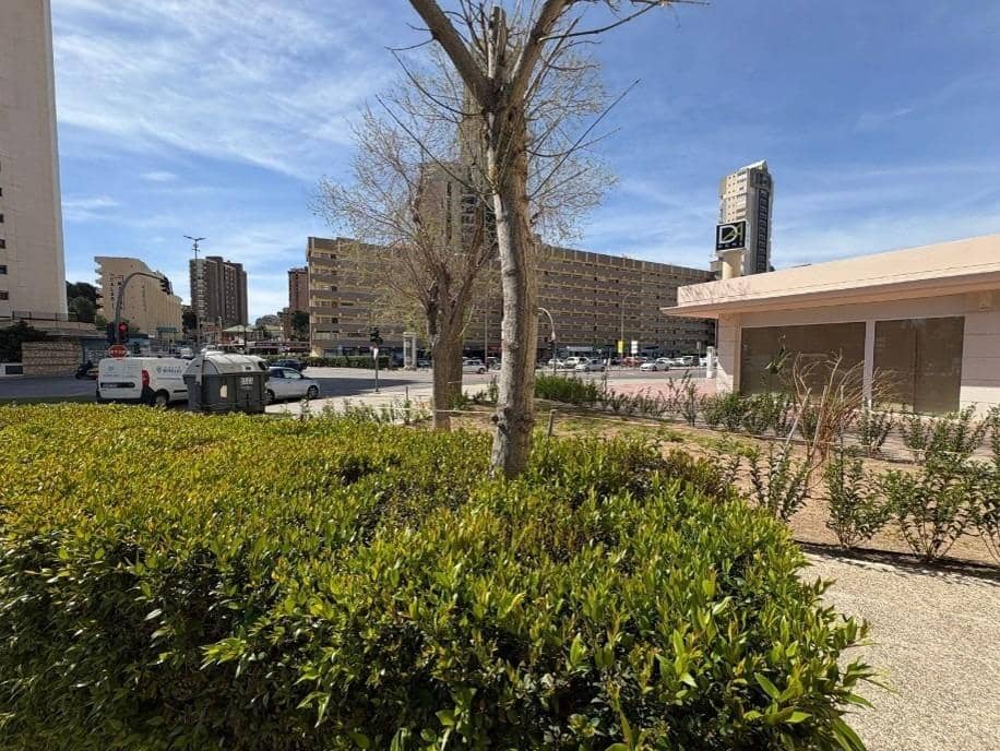 3 bedroom Flat for sale in Benidorm with pool - € 355,000 (Ref: 9065325)