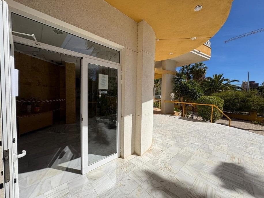 3 bedroom Flat for sale in Benidorm with pool - € 355,000 (Ref: 9065325)