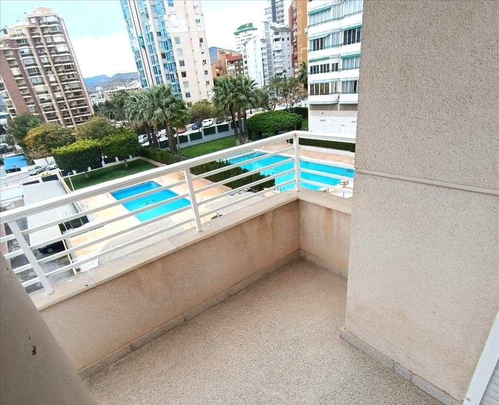 3 bedroom Flat for sale in Benidorm with pool - € 355,000 (Ref: 9065325)