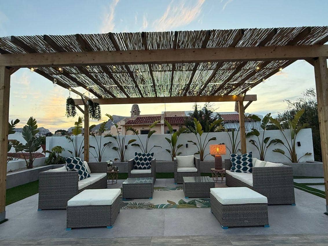 5 bedroom Villa for rent in Calpe / Calp - € 3,100 (Ref: 9162386)