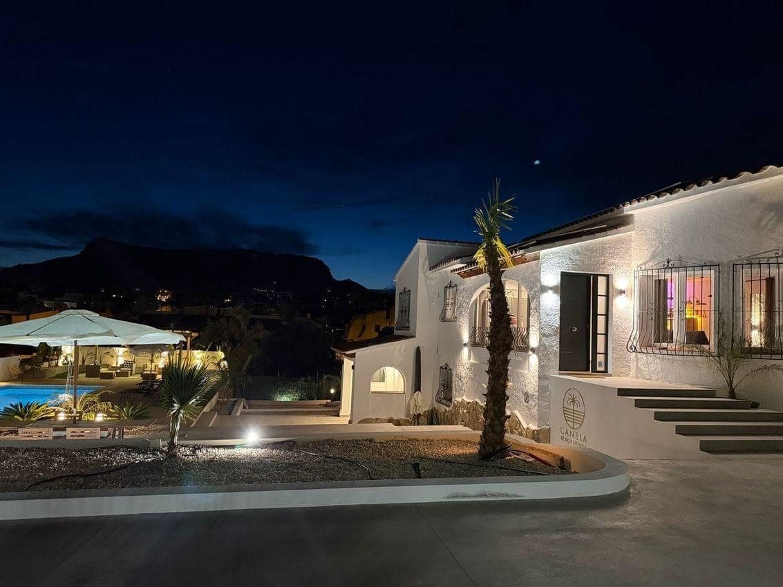 5 bedroom Villa for rent in Calpe / Calp - € 3,100 (Ref: 9162386)