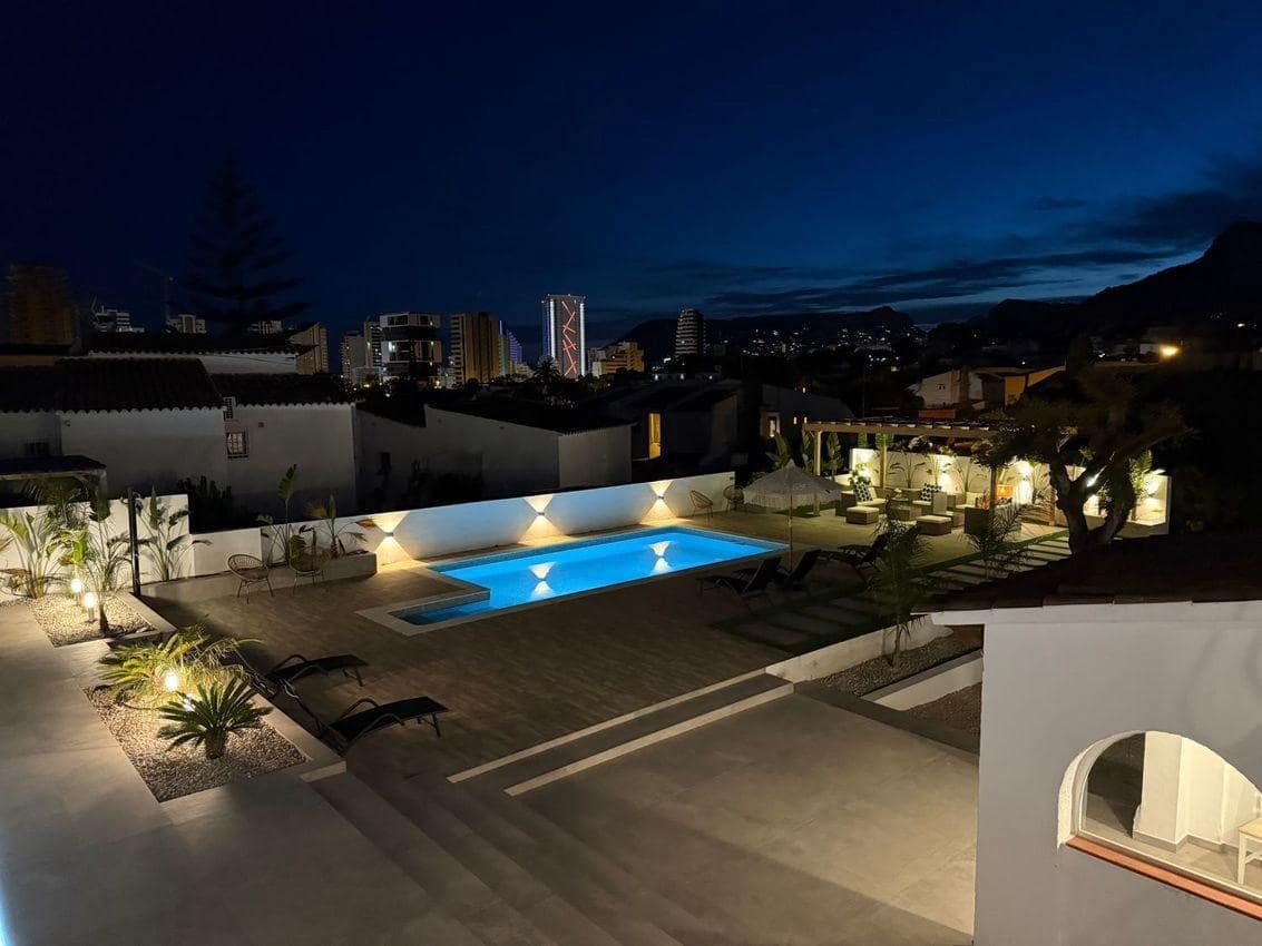 5 bedroom Villa for rent in Calpe / Calp - € 3,100 (Ref: 9162386)