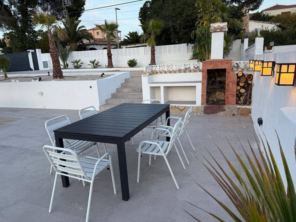 5 bedroom Villa for rent in Calpe / Calp - € 3,100 (Ref: 9162386)