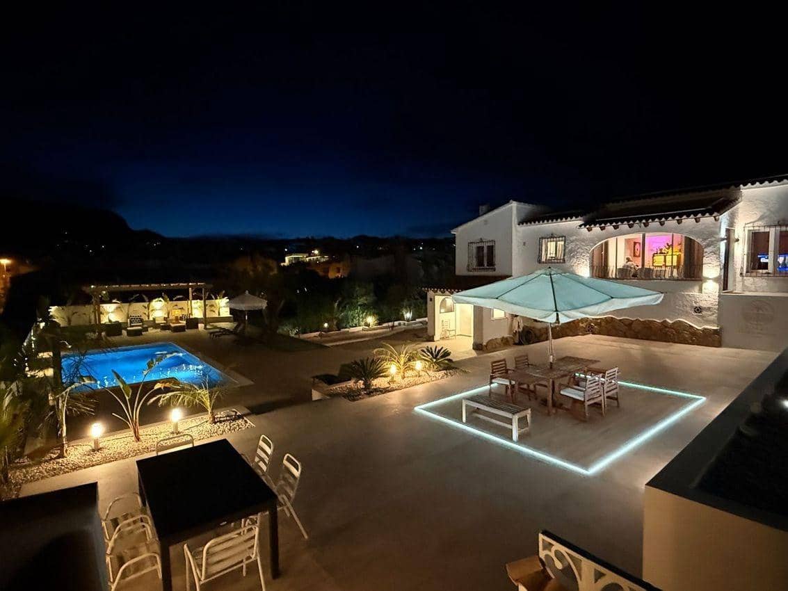 5 bedroom Villa for rent in Calpe / Calp - € 3,100 (Ref: 9162386)