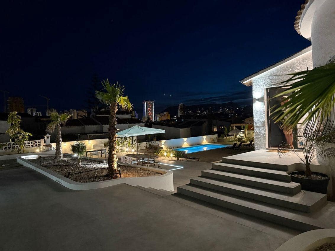 5 bedroom Villa for rent in Calpe / Calp - € 3,100 (Ref: 9162386)