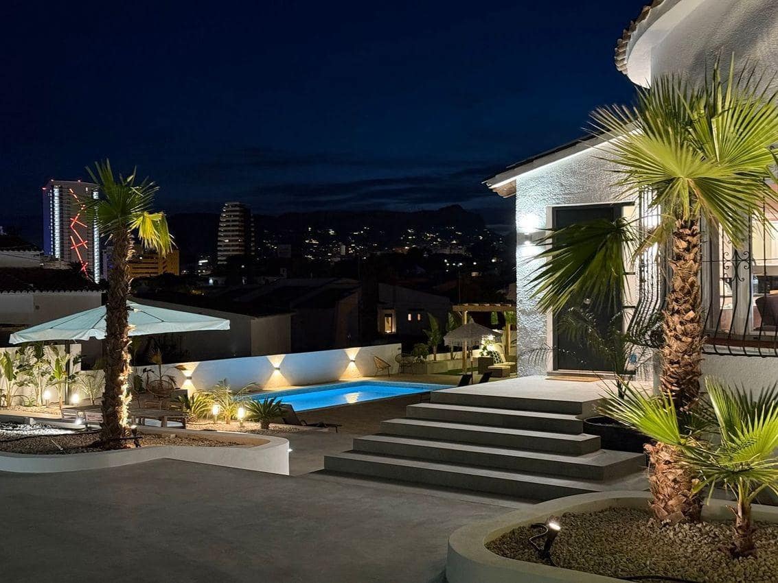 5 bedroom Villa for rent in Calpe / Calp - € 3,100 (Ref: 9162386)