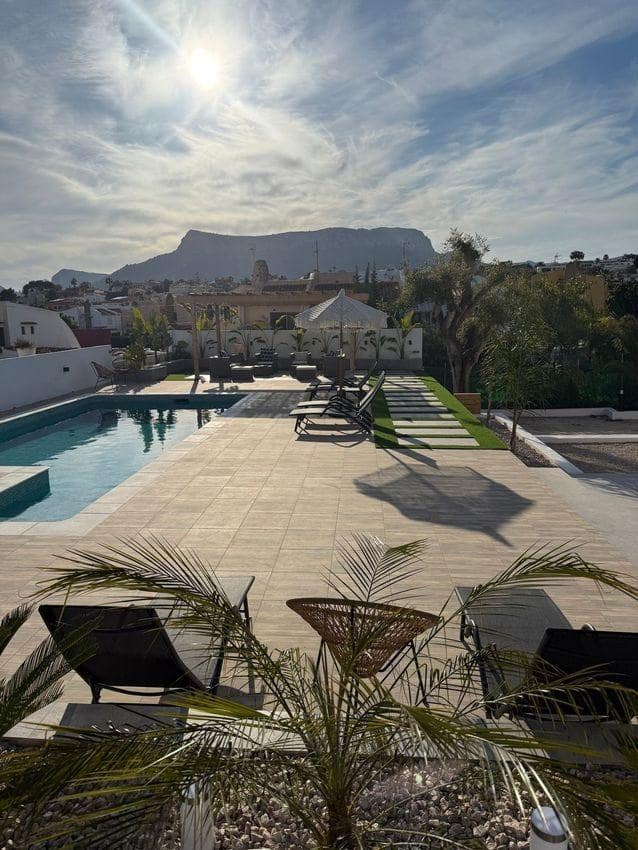 5 bedroom Villa for rent in Calpe / Calp - € 3,100 (Ref: 9162386)