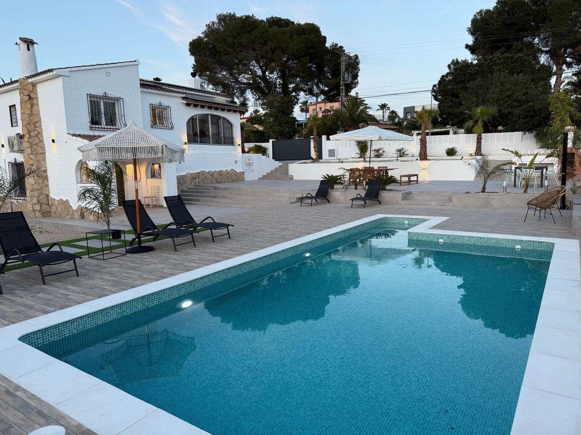 5 bedroom Villa for rent in Calpe / Calp - € 3,100 (Ref: 9162386)