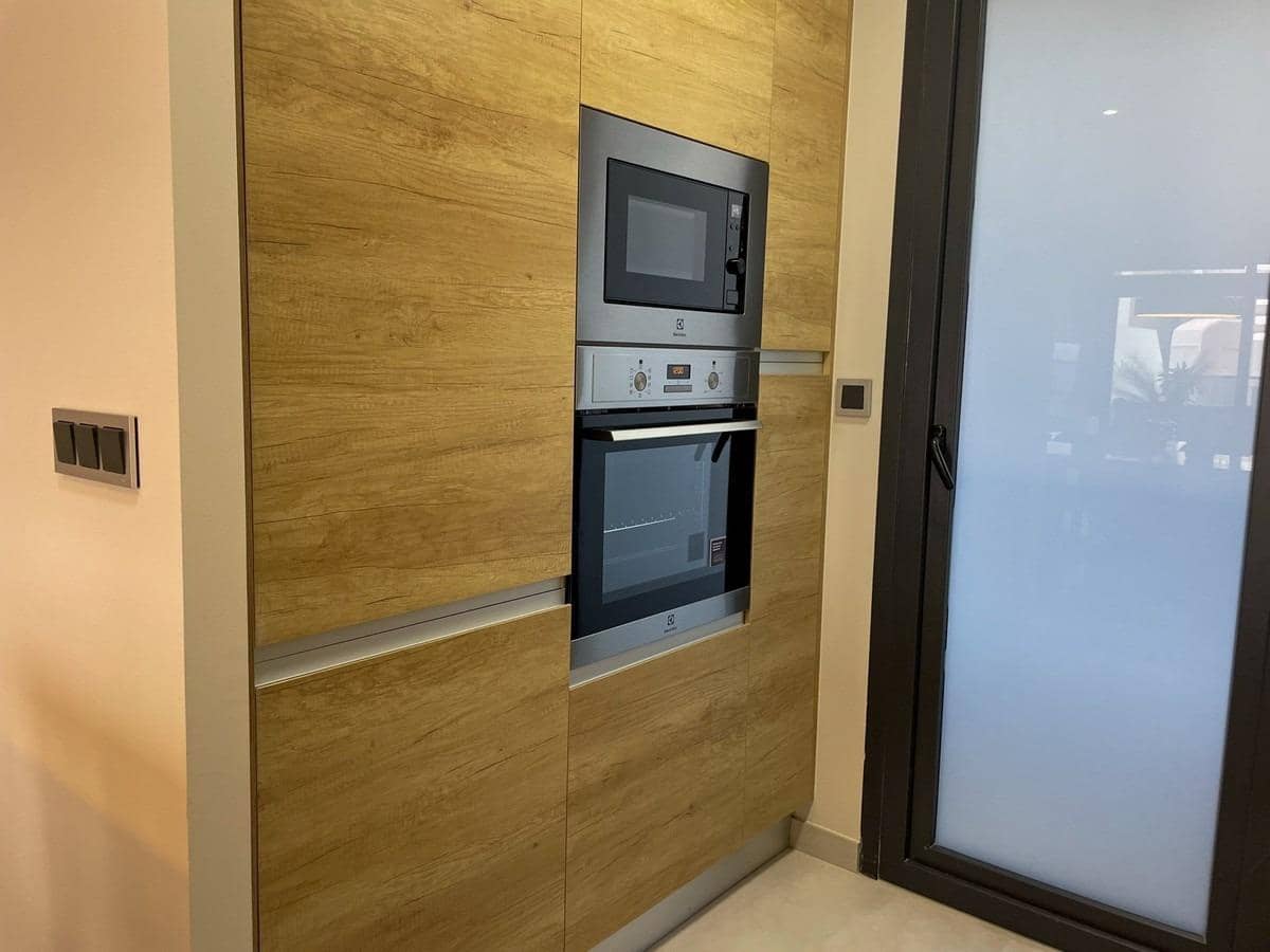 Piso de 2 habitaciones en Benidorm en venta con piscina garaje - 630.000 € (Ref: 9322014)