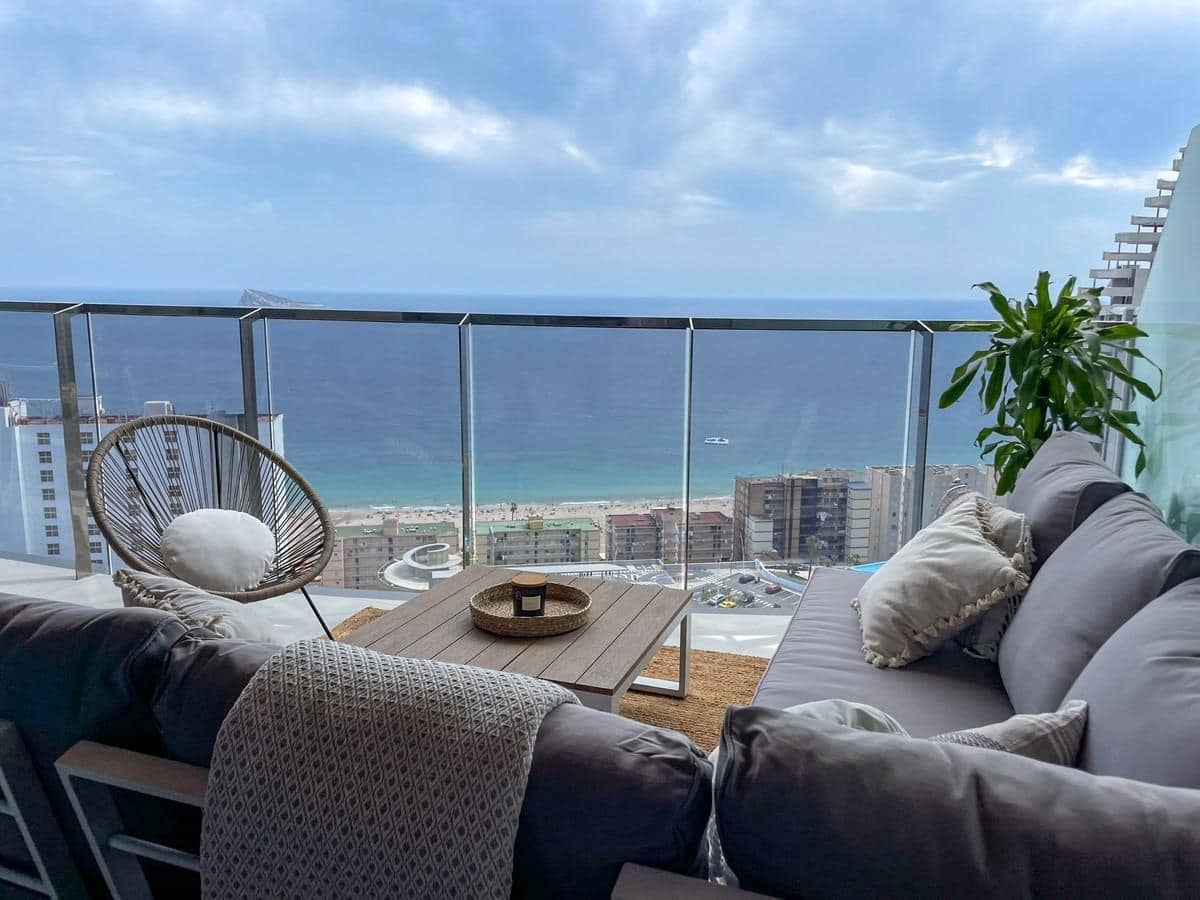 Piso de 2 habitaciones en Benidorm en venta con piscina garaje - 630.000 € (Ref: 9322014)