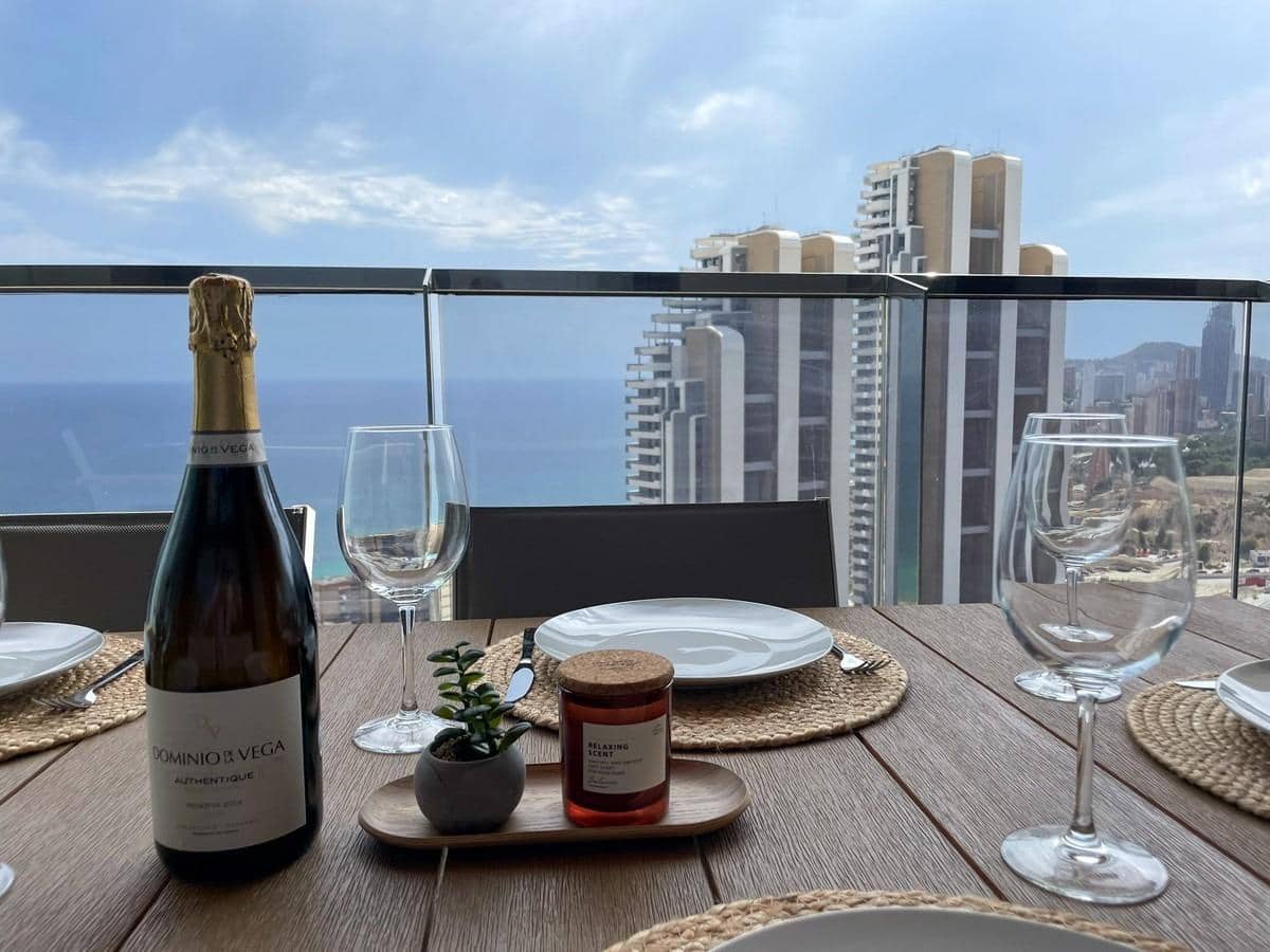 Piso de 2 habitaciones en Benidorm en venta con piscina garaje - 630.000 € (Ref: 9322014)