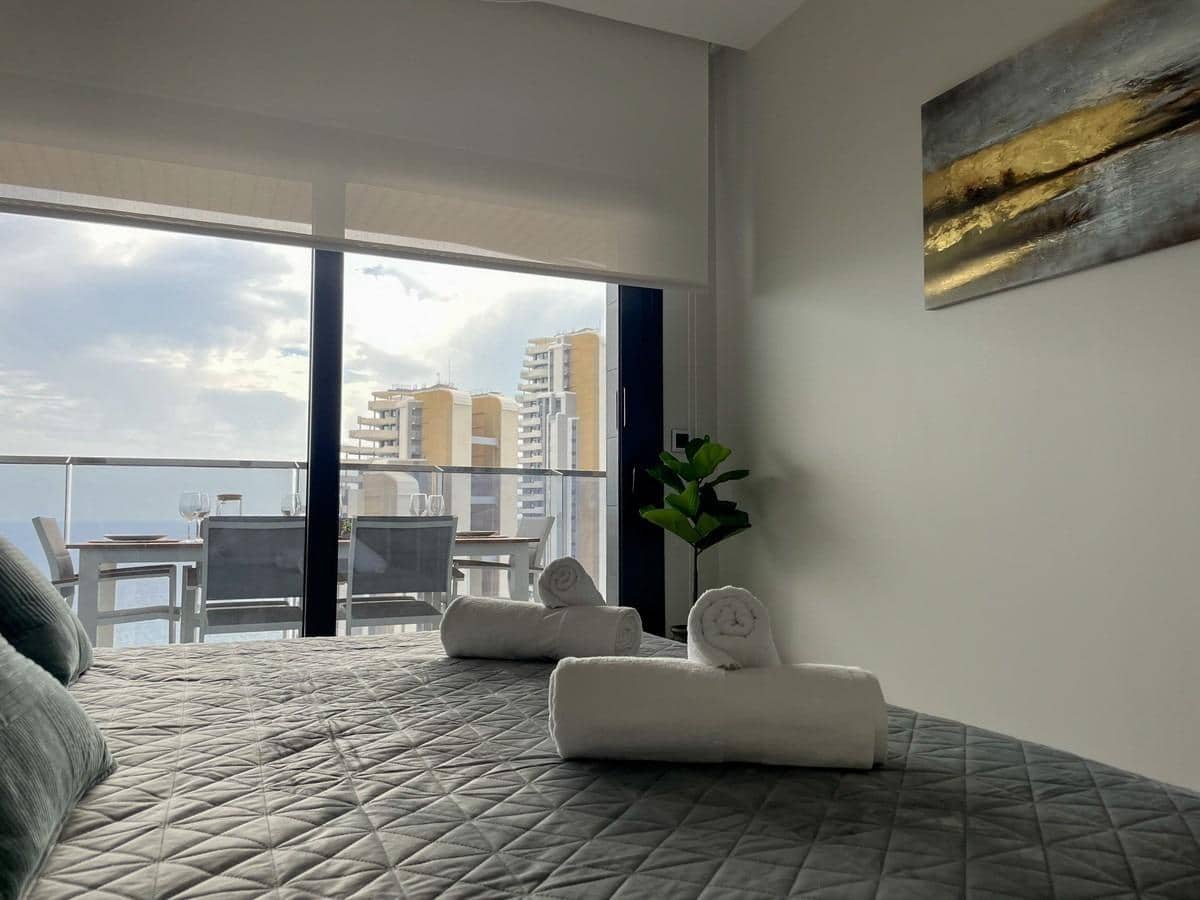 Piso de 2 habitaciones en Benidorm en venta con piscina garaje - 630.000 € (Ref: 9322014)