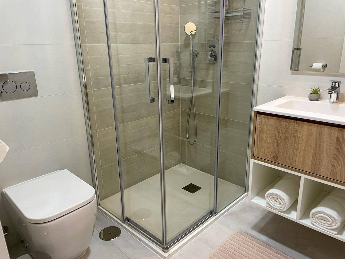 Piso de 2 habitaciones en Benidorm en venta con piscina garaje - 630.000 € (Ref: 9322014)