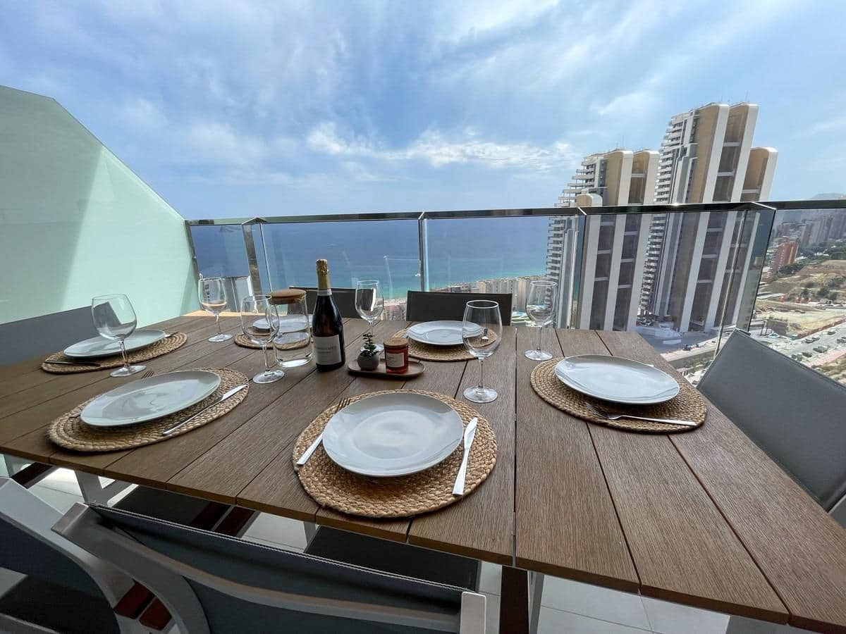 Piso de 2 habitaciones en Benidorm en venta con piscina garaje - 630.000 € (Ref: 9322014)
