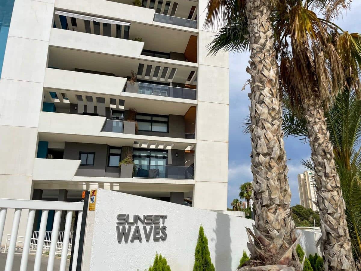Piso de 2 habitaciones en Benidorm en venta con piscina garaje - 630.000 € (Ref: 9322014)