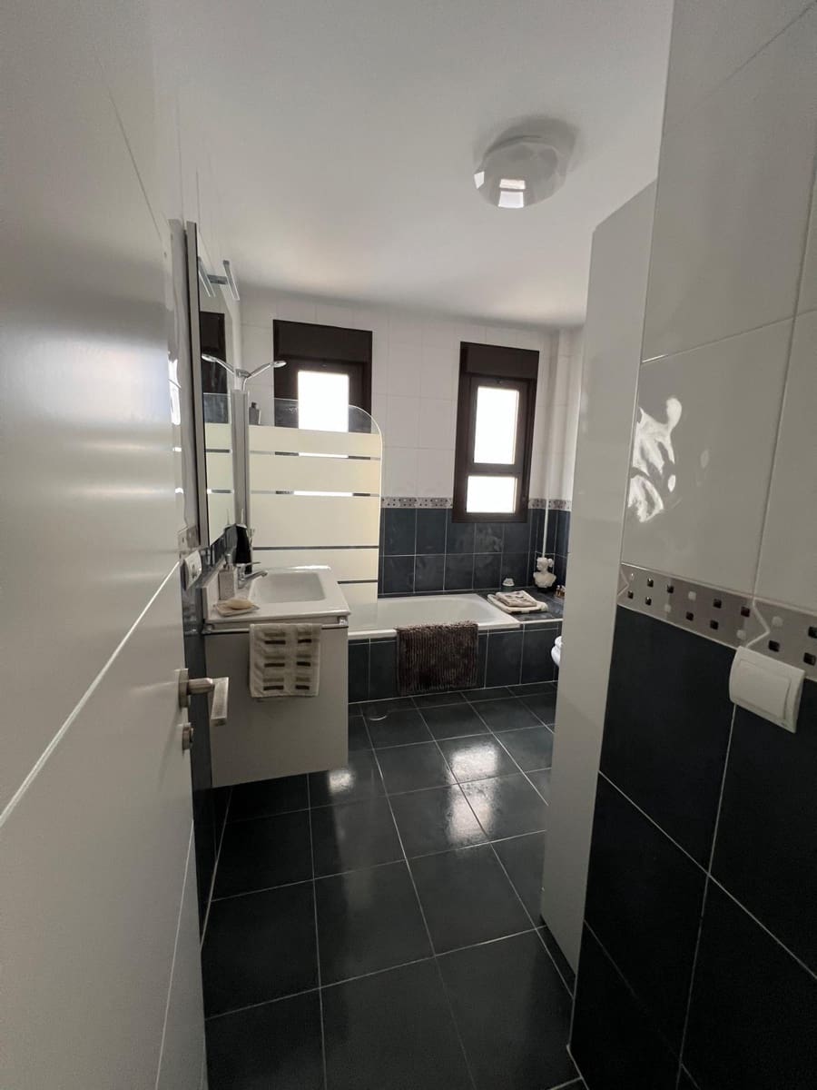 3 bedroom Villa for sale in Benidorm with pool garage - € 495,000 (Ref: 9359697)