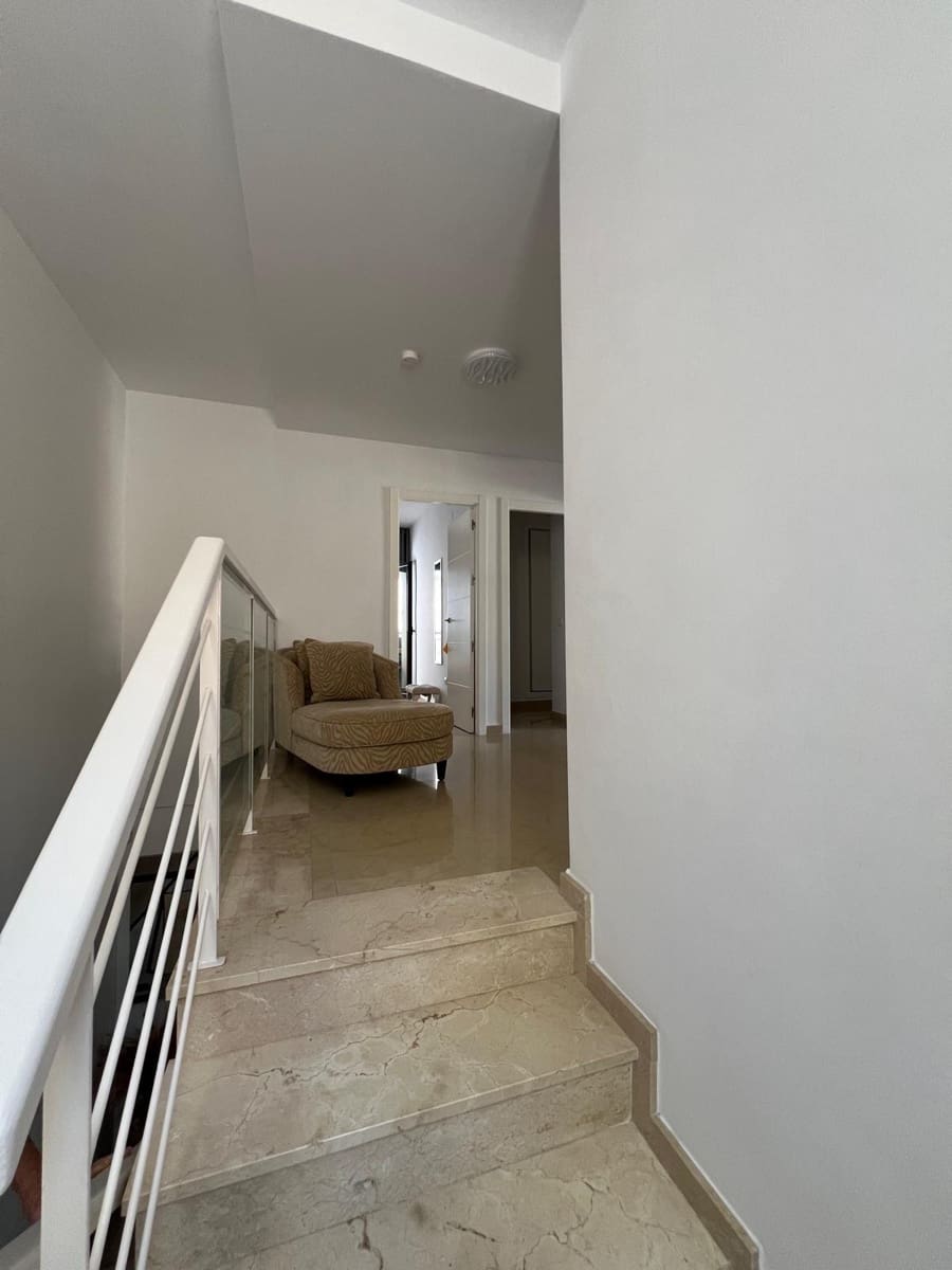 3 bedroom Villa for sale in Benidorm with pool garage - € 495,000 (Ref: 9359697)