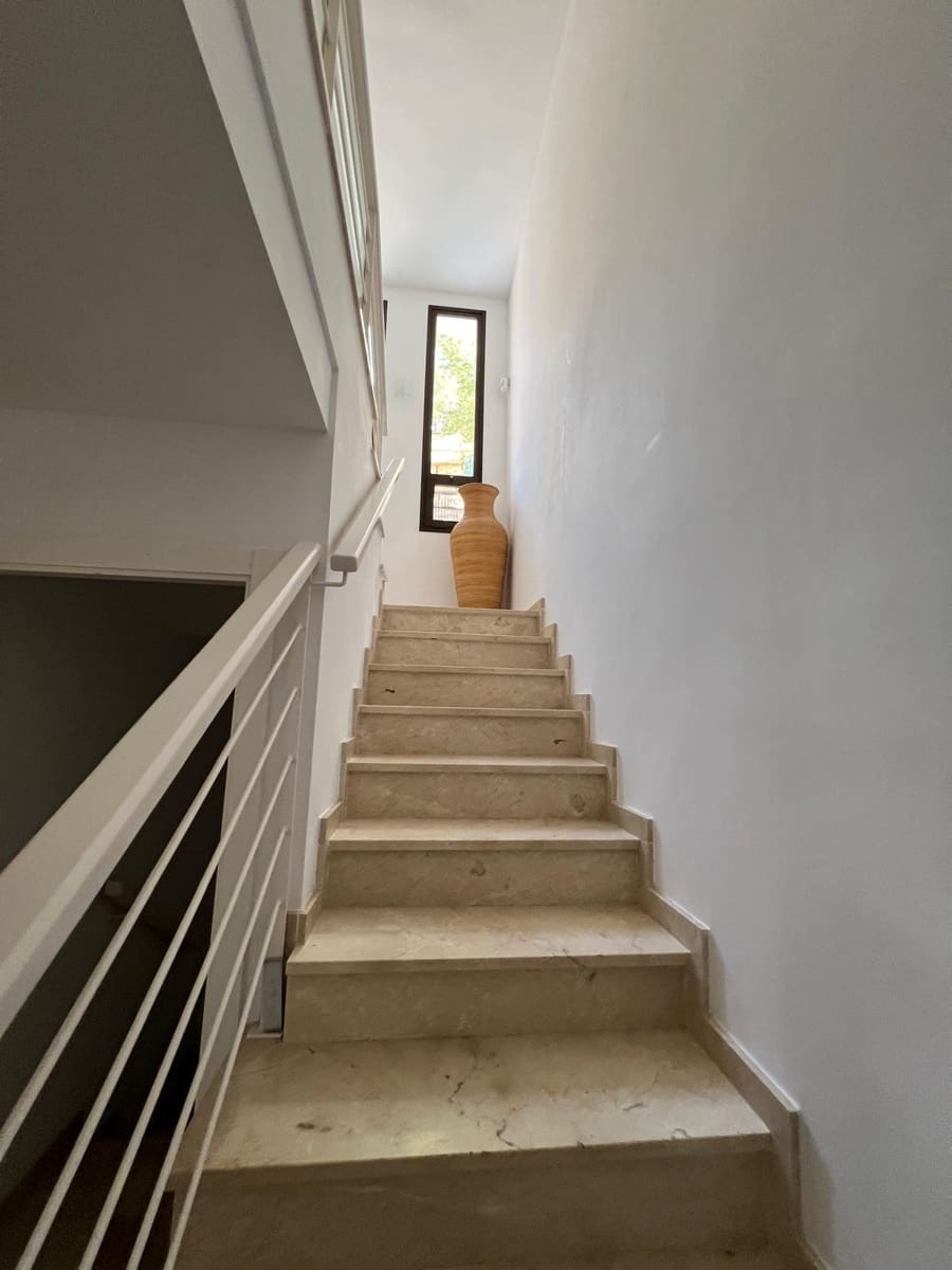 3 bedroom Villa for sale in Benidorm with pool garage - € 495,000 (Ref: 9359697)