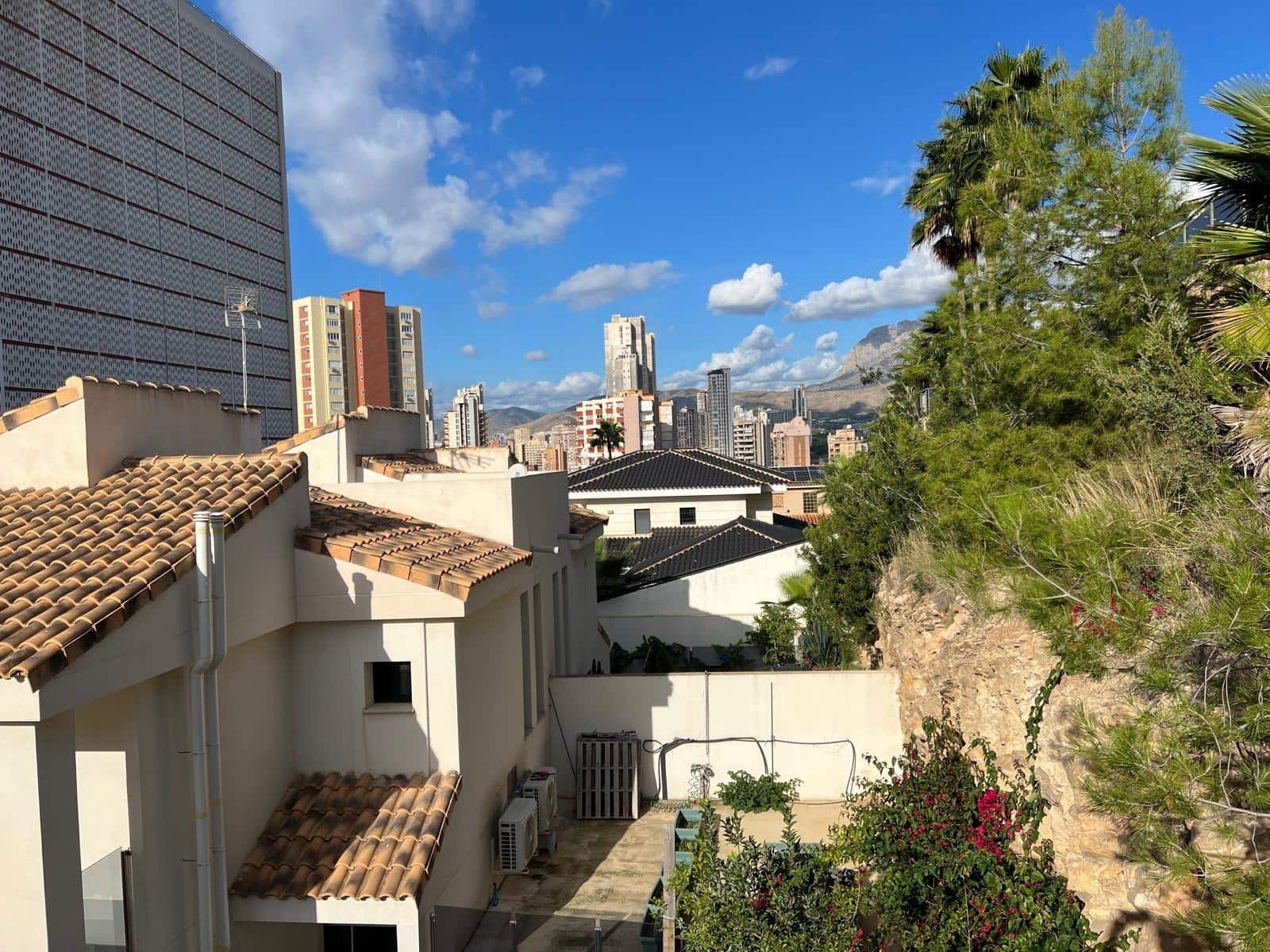 3 bedroom Villa for sale in Benidorm with pool garage - € 495,000 (Ref: 9359697)