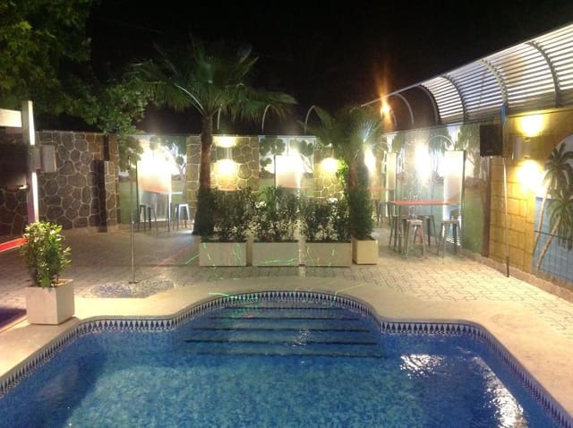 14 bedroom Hotel for sale in Benidorm with pool garage - € 1,800,000 (Ref: 9406739)