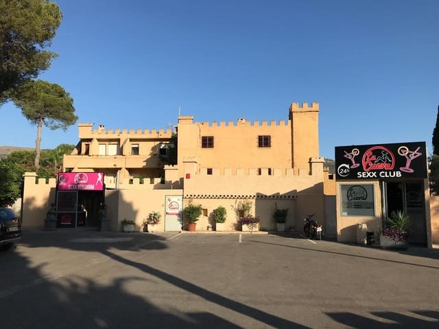 14 bedroom Hotel for sale in Benidorm with pool garage - € 1,800,000 (Ref: 9406739)