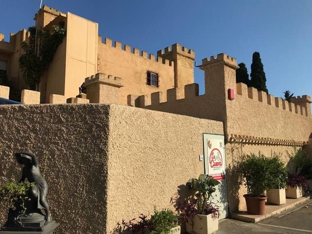 14 bedroom Hotel for sale in Benidorm with pool garage - € 1,800,000 (Ref: 9406739)