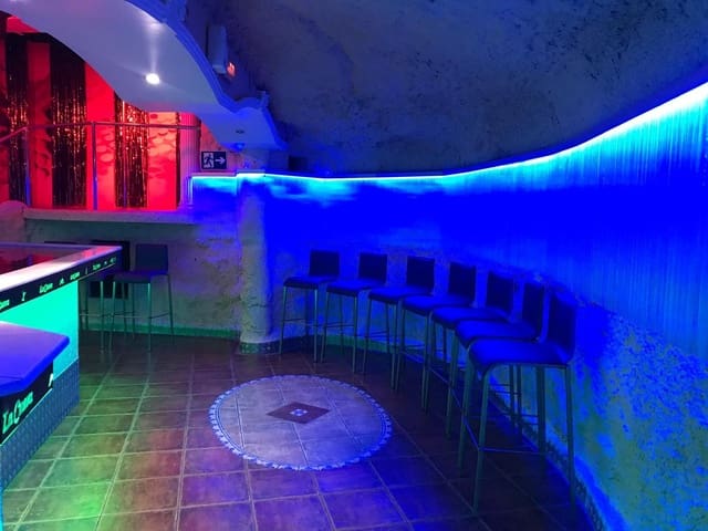 14 bedroom Hotel for sale in Benidorm with pool garage - € 1,800,000 (Ref: 9406739)