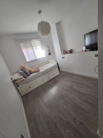 3 soveværelse Lejlighed til salg i Colonia Madrid, Benidorm - € 245.000 (Ref: 9417849)