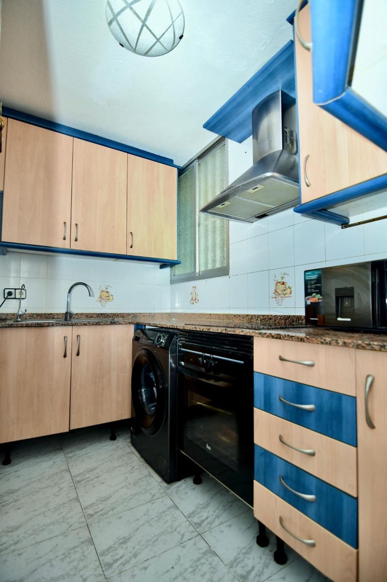 2 soverom Leilighet til salgs i Benidorm med svømmebasseng - € 169 000 (Ref: 9427348)