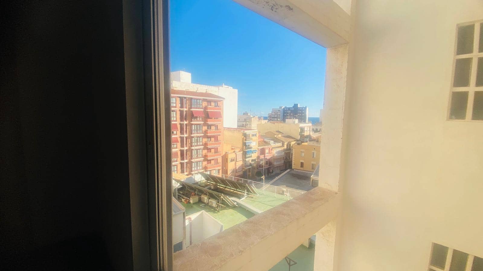 3 bedroom Flat for sale in La Villajoyosa / Vila Joiosa - € 185,000 (Ref: 9431153)