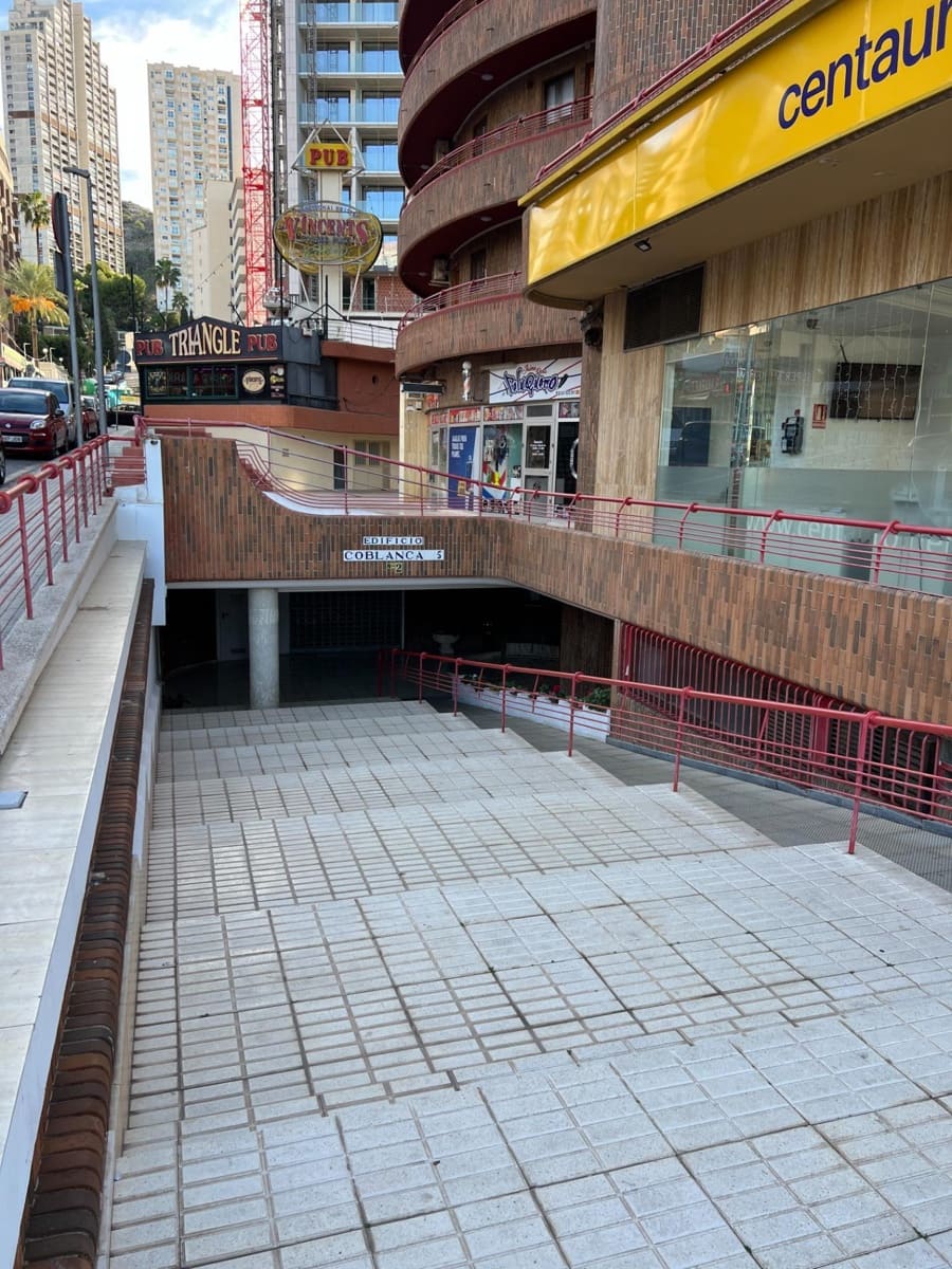 1 Zimmer Wohnung zu verkaufen in Benidorm mit Pool Garage - 170.000 € (Ref: 9449434)