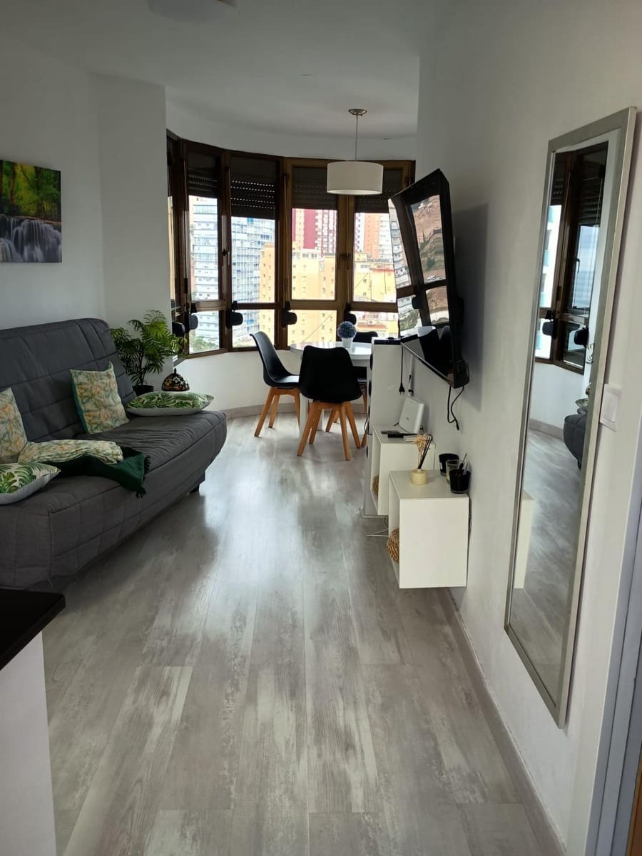 1 bedroom Flat for sale in Benidorm with pool garage - € 175,000 (Ref: 9449434)