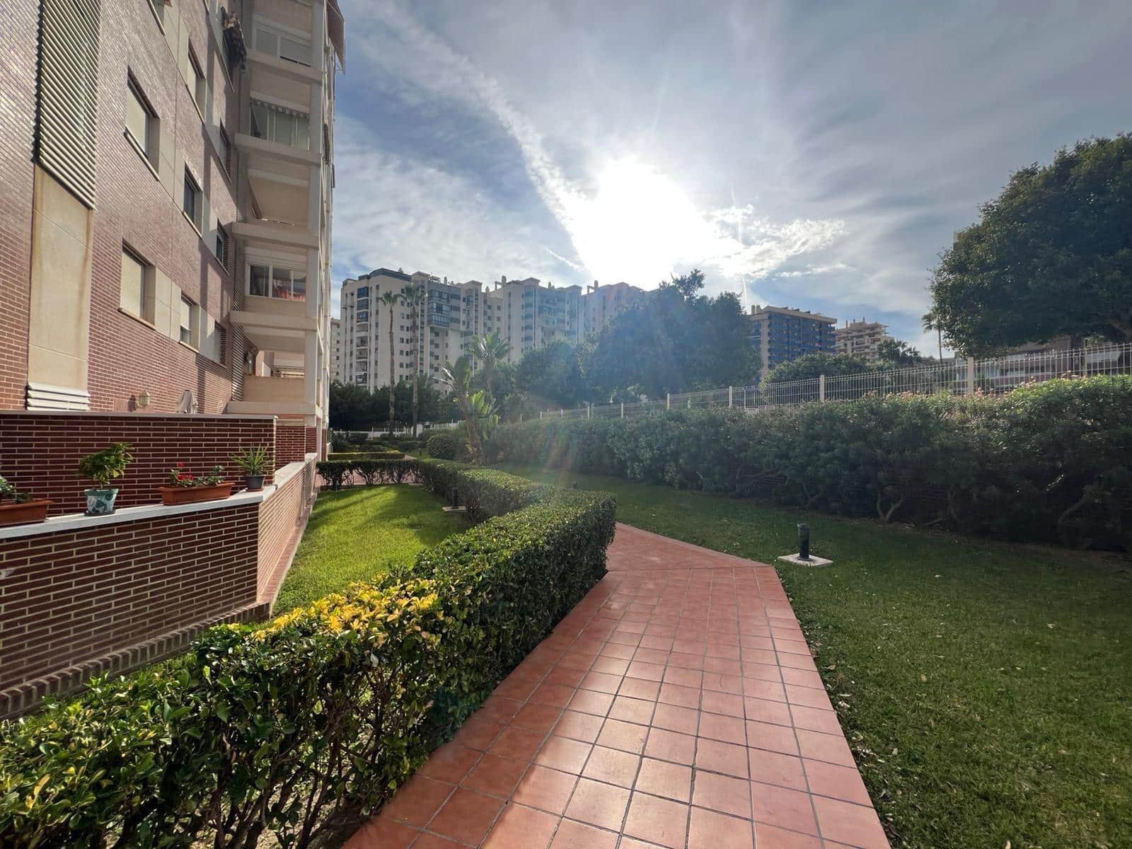 2 bedroom Flat for sale in La Villajoyosa / Vila Joiosa with pool garage - € 185,000 (Ref: 9470533)