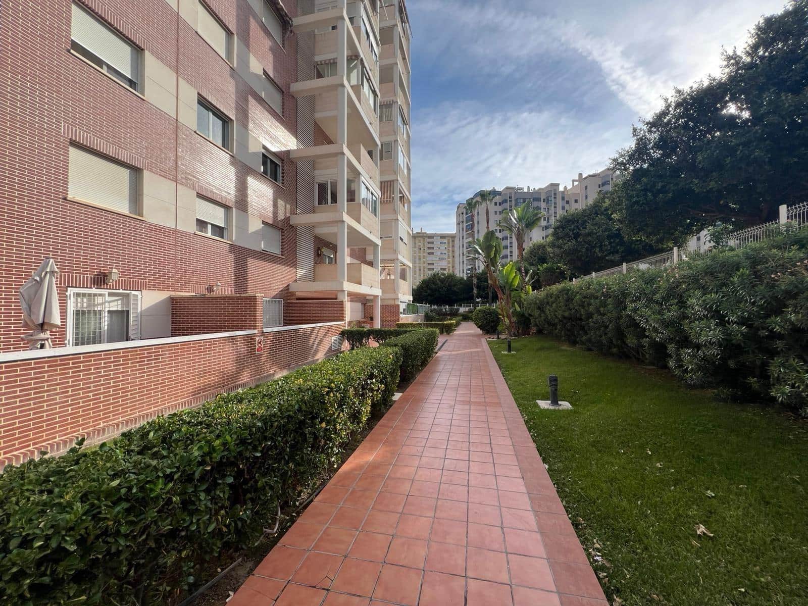 2 bedroom Flat for sale in La Villajoyosa / Vila Joiosa with pool garage - € 185,000 (Ref: 9470533)