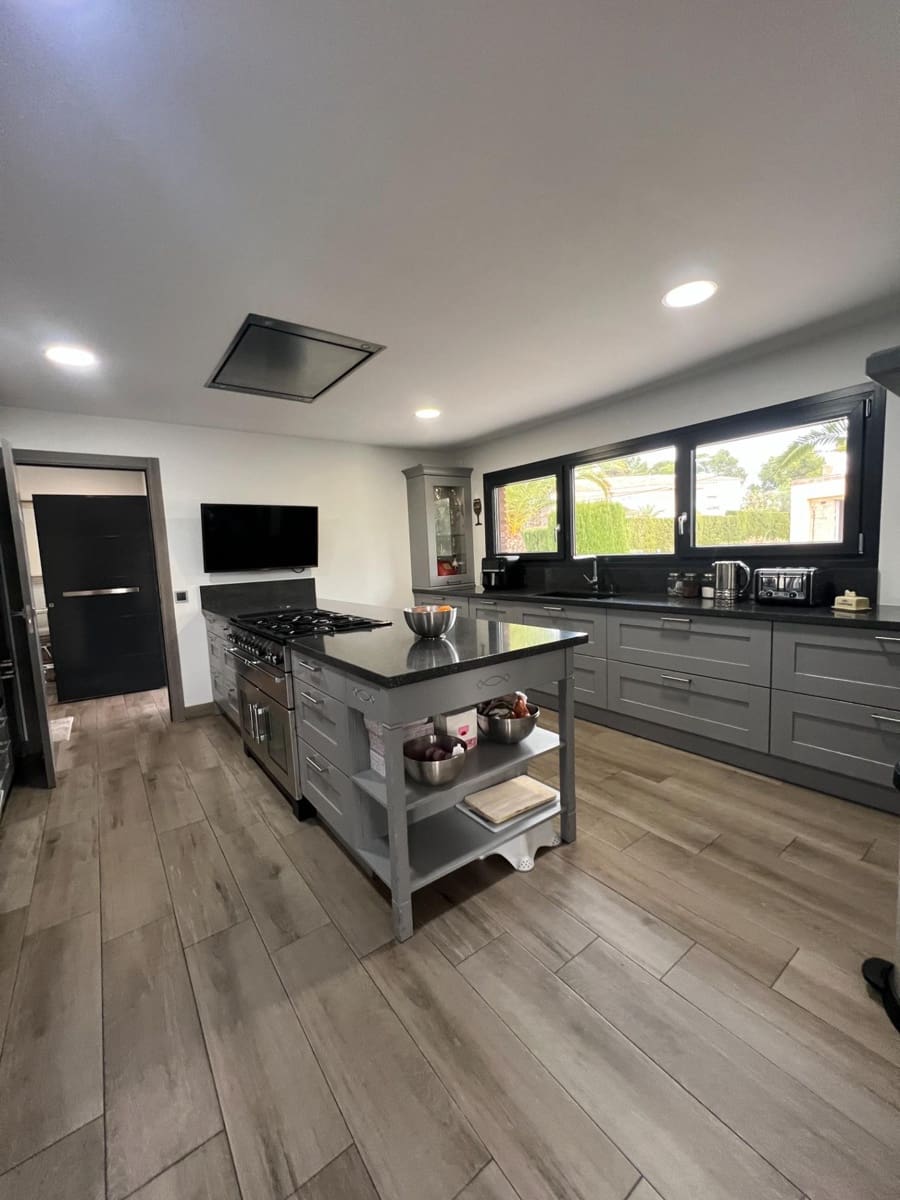 5 quarto Moradia para venda em Benidorm com piscina garagem - 950 000 € (Ref: 9513511)