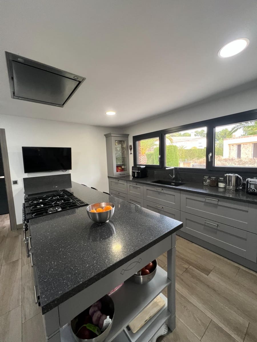 5 soveværelse Villa til salg i Benidorm med swimmingpool garage - € 950.000 (Ref: 9513511)