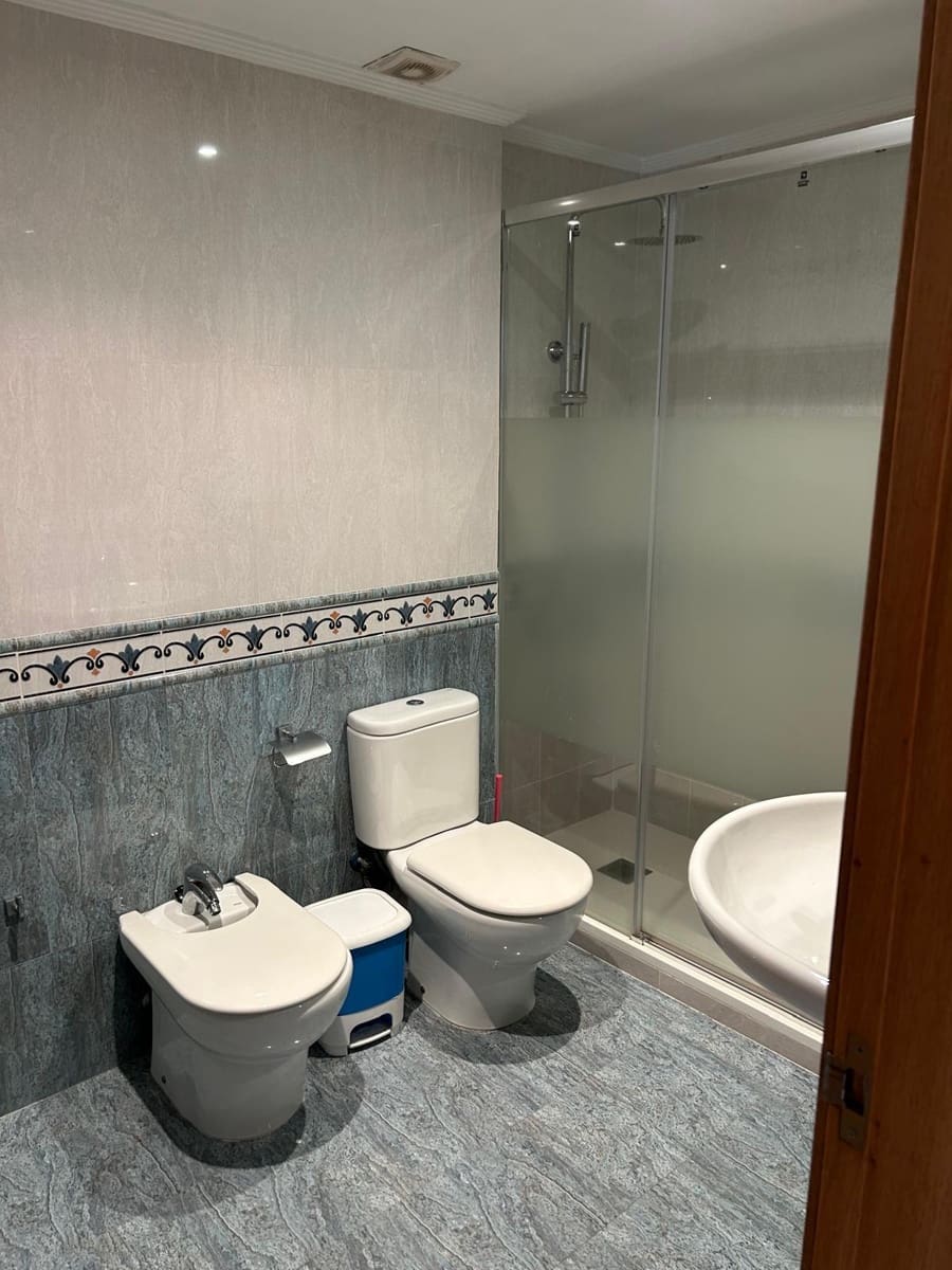 2 sovrum Lägenhet till salu i Benidorm med pool - 298 000 € (Ref: 9561985)