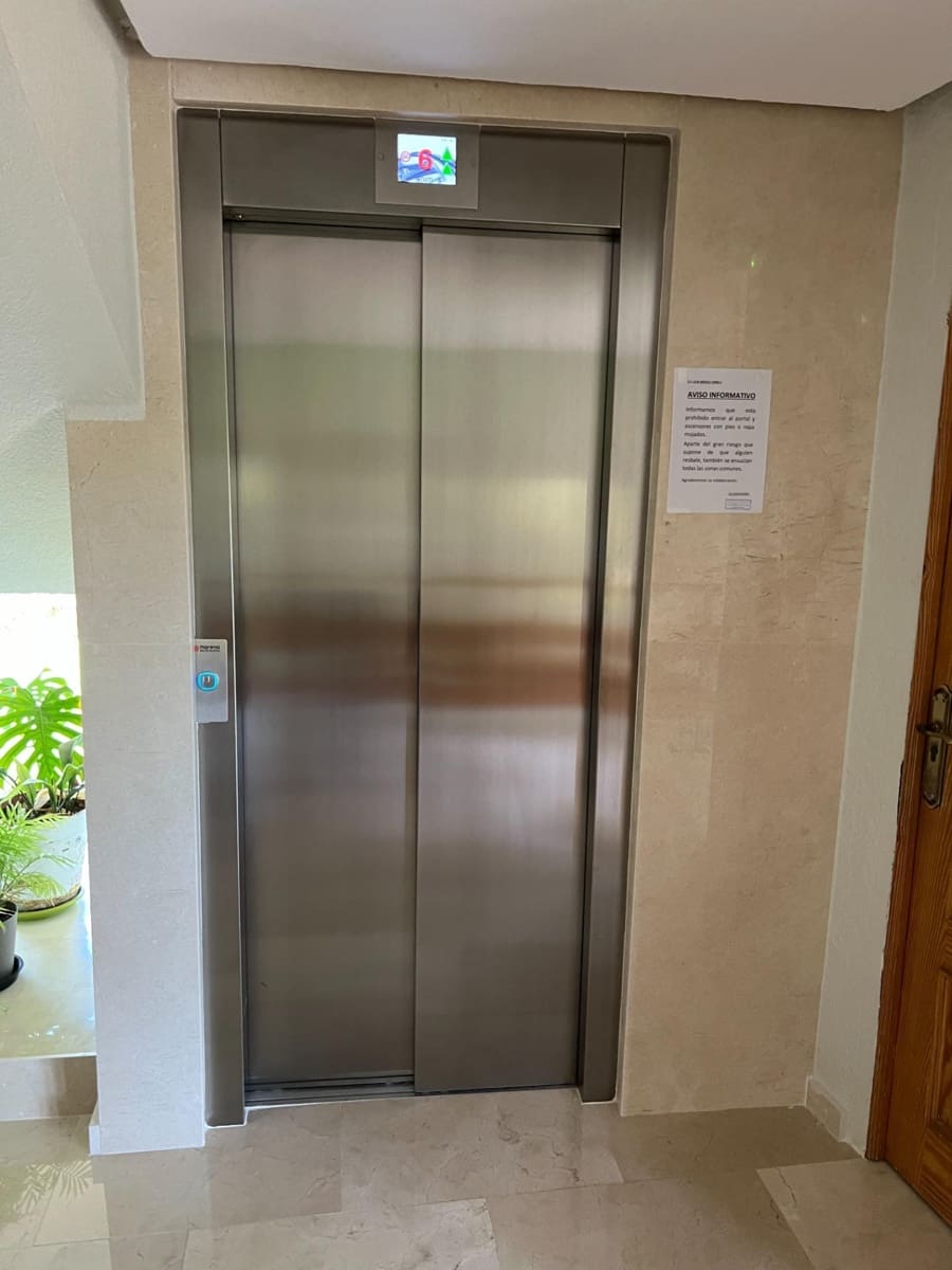 Appartement de 1 chambre à louer à Benidorm avec piscine garage - 850 € (Ref: 9596301)